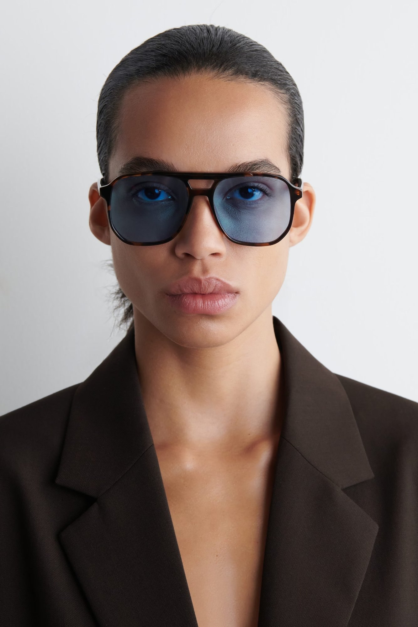 COS – LUNETTES DE SOLEIL AVIATEUR OVERSIZE CARRÉES à 79 € chez COS