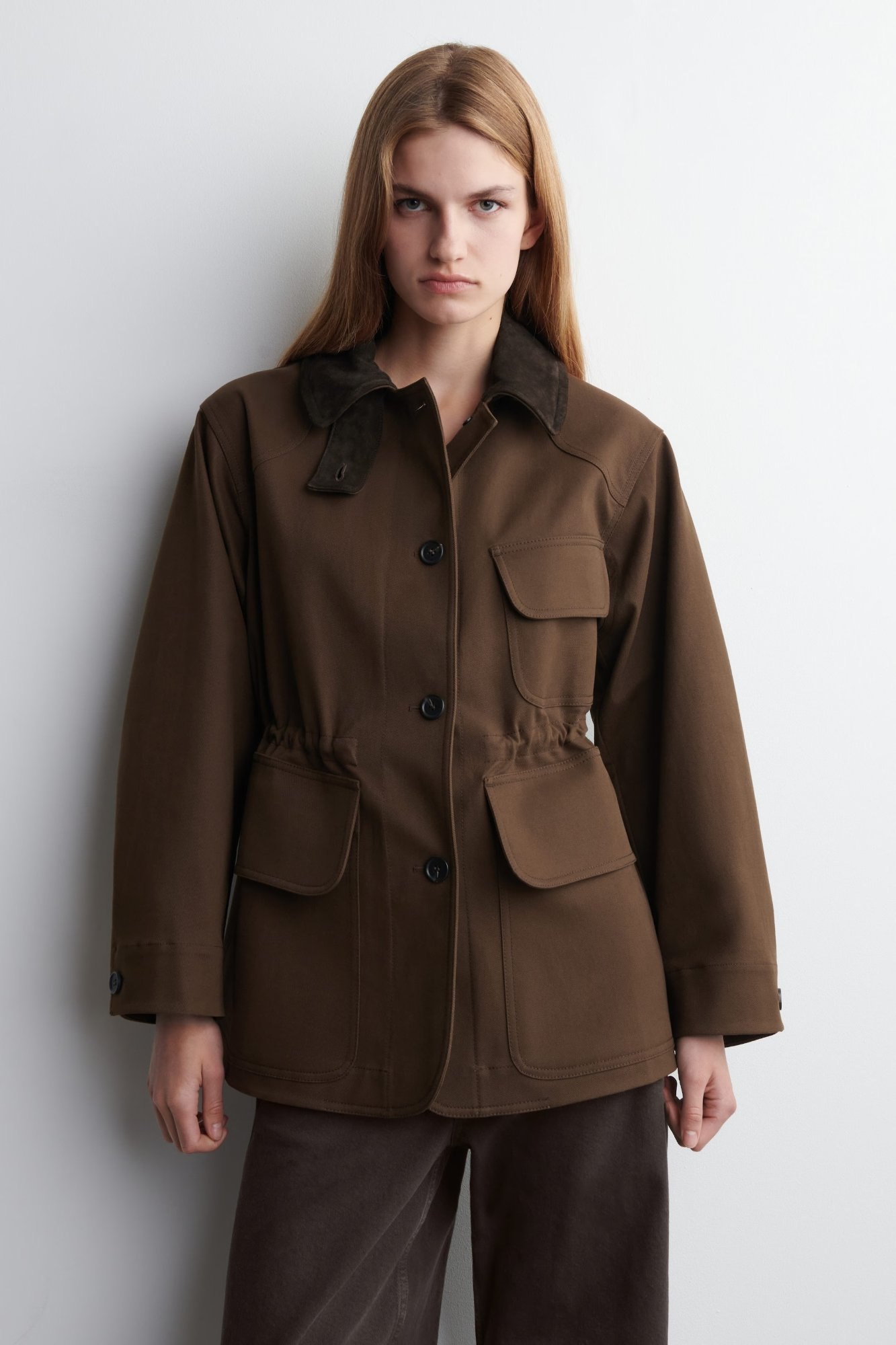 COS – VESTE WORKWEAR COL EN DAIM à 199 € chez COS
