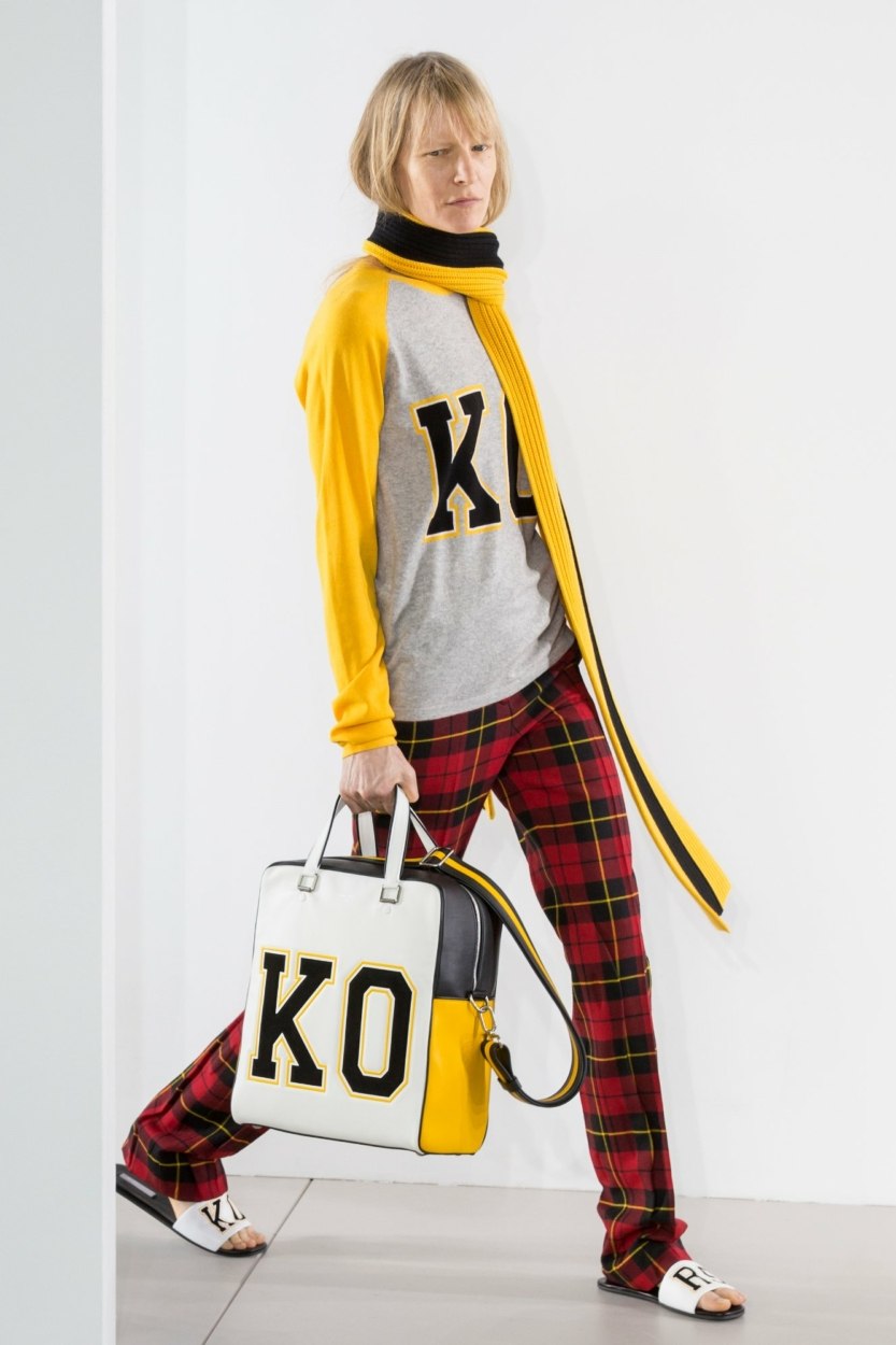 Le sous-pull à col roulé, l’indispensable du look automne-hiver