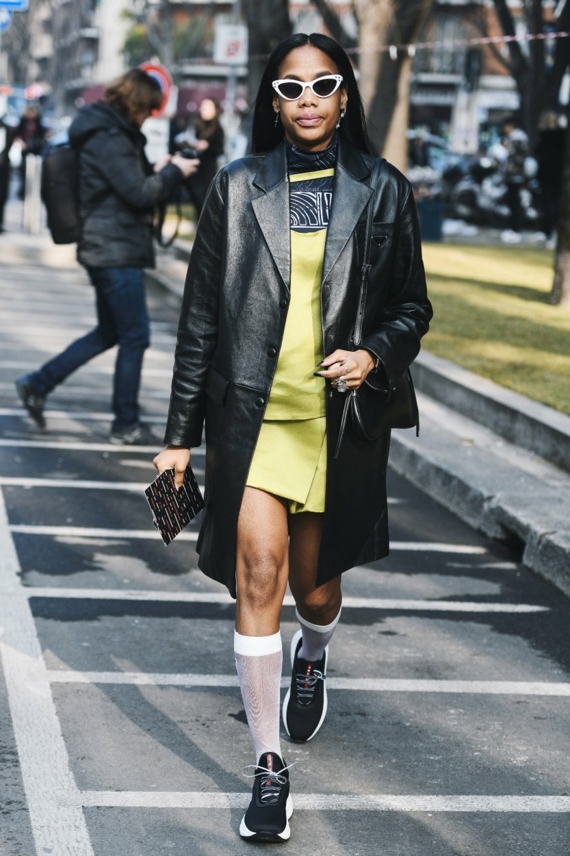 Le sous-pull à col roulé, l’indispensable du look automne-hiver
