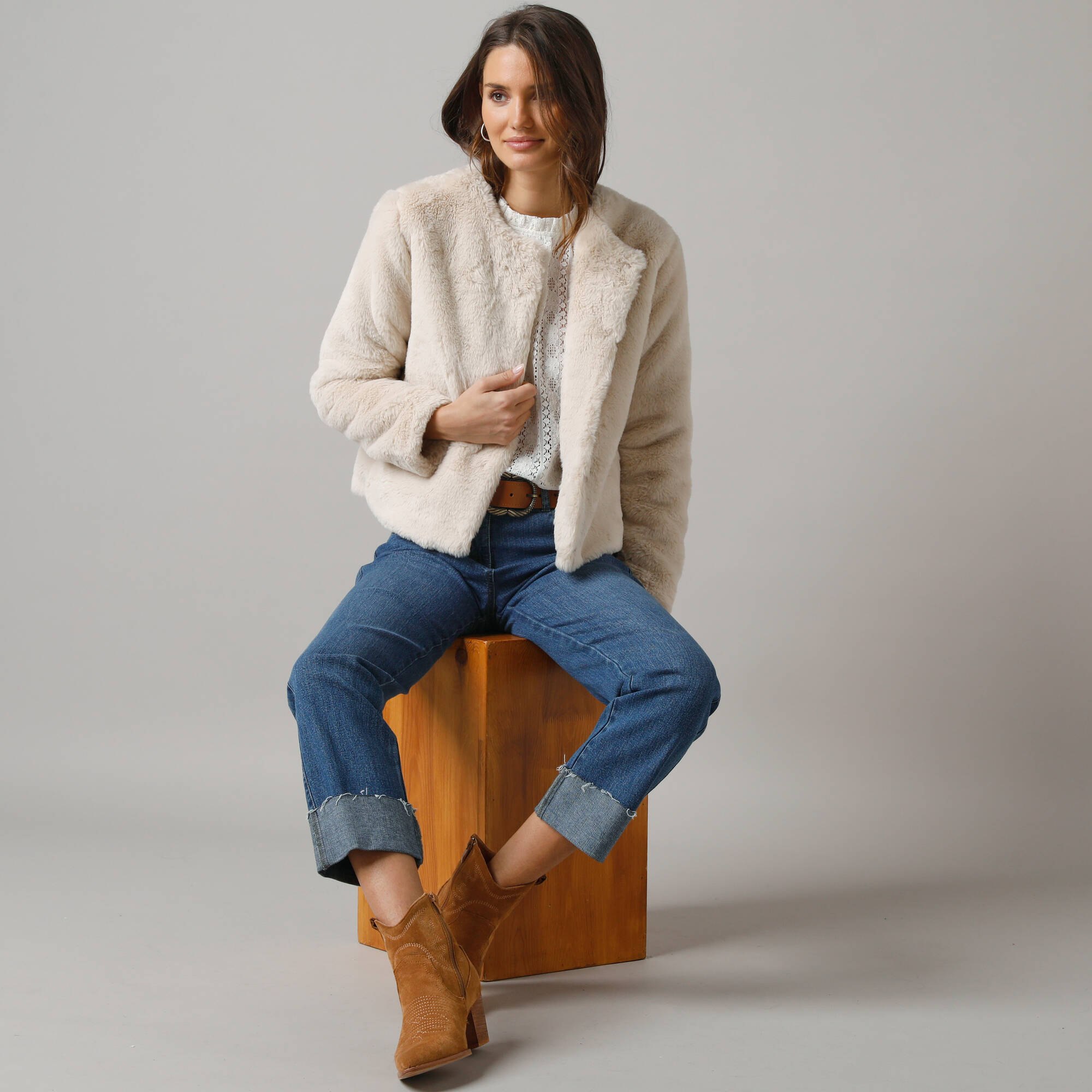 Lora Zellini – Veste en fausse fourrure à 49,99 € chez Blancheporte