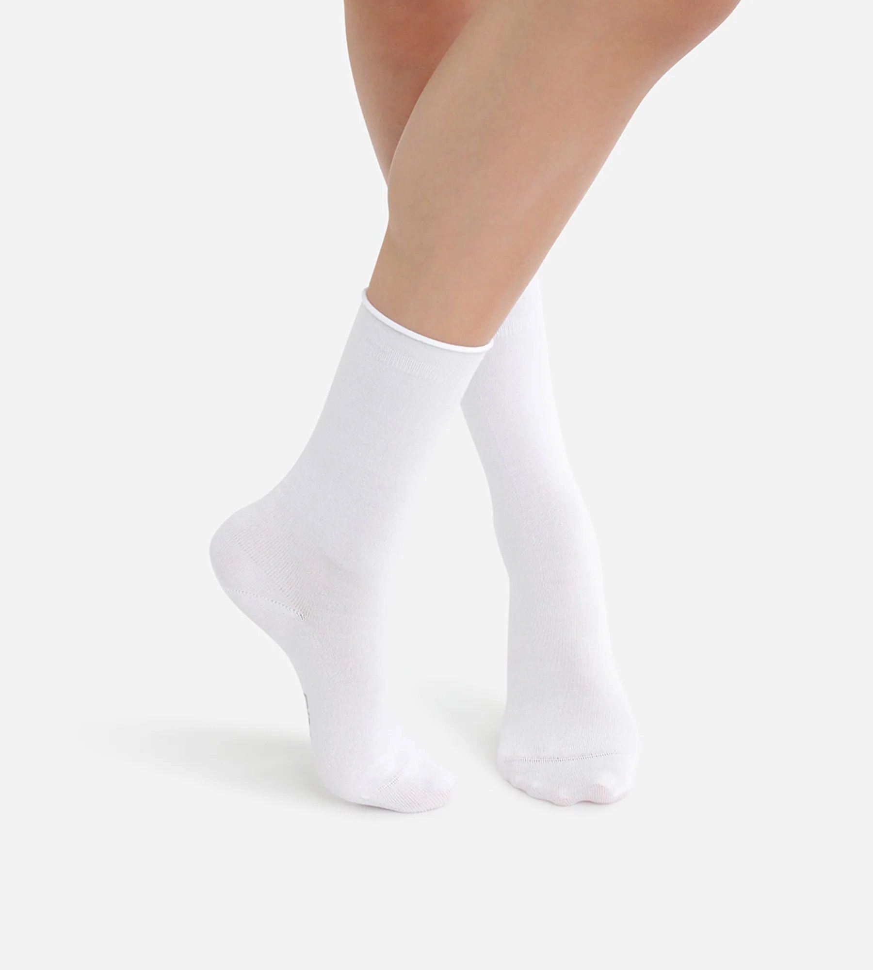 DIM – Lot de 2 paires de chaussettes blanches Femme en coton modal à 13.49 € chez DIM