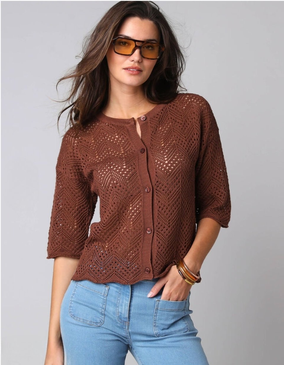 Cardigan ou gilet &agrave; boutons pour femme