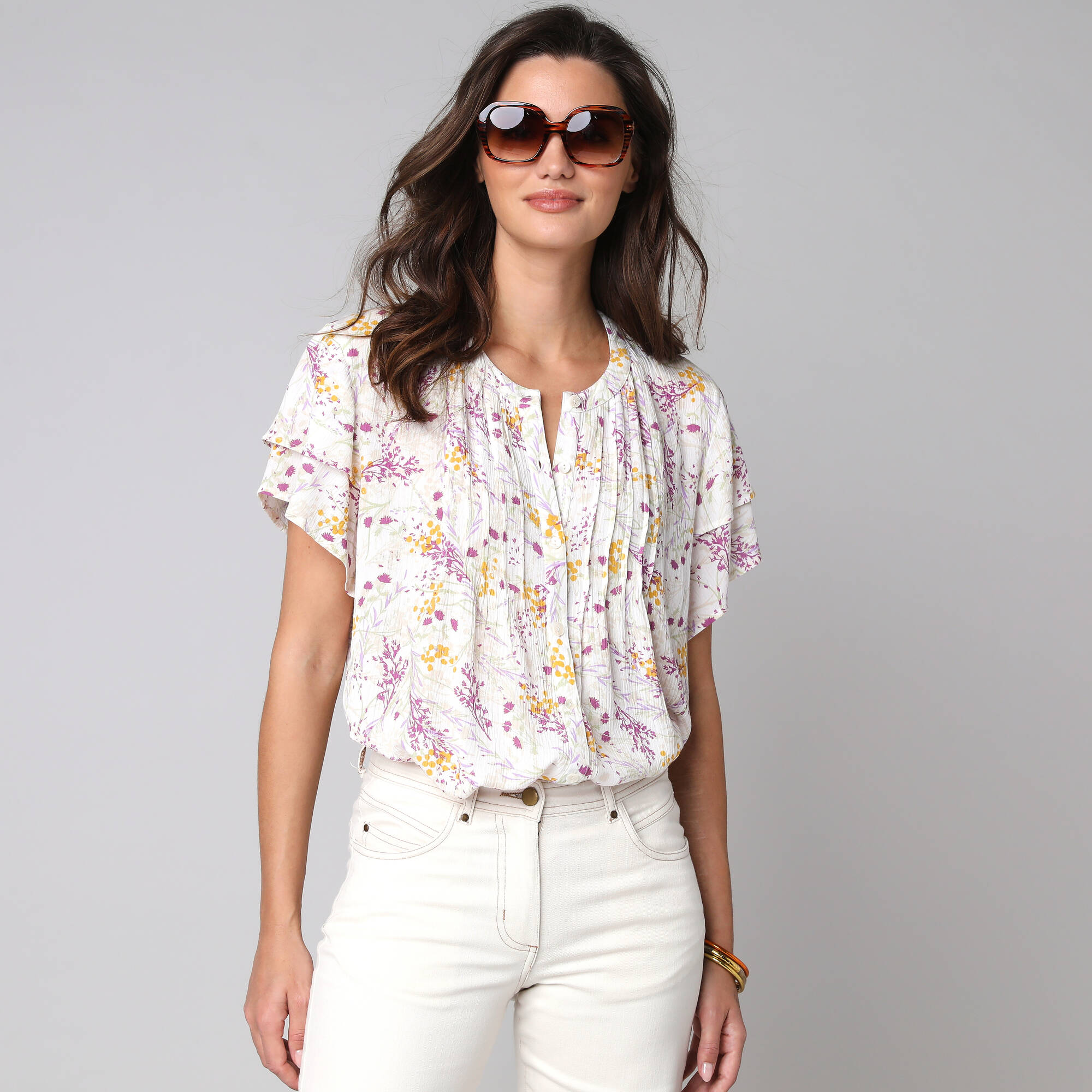 Lora Zellini&nbsp;&ndash;&nbsp;Chemisier manches courtes papillon, cr&eacute;pon imprim&eacute; fleuri &ndash; Blancheporte &agrave; <del>36,49&nbsp;&euro;</del>&nbsp;21,89&nbsp;&euro; chez Blancheporte