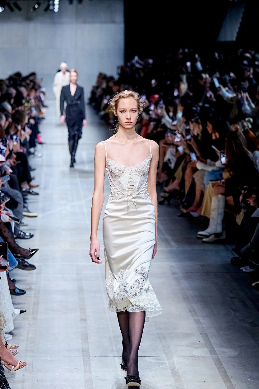 L&rsquo;allure lingerie : le d&eacute;fil&eacute; Ermanno Scervino Automne/Hiver 2026