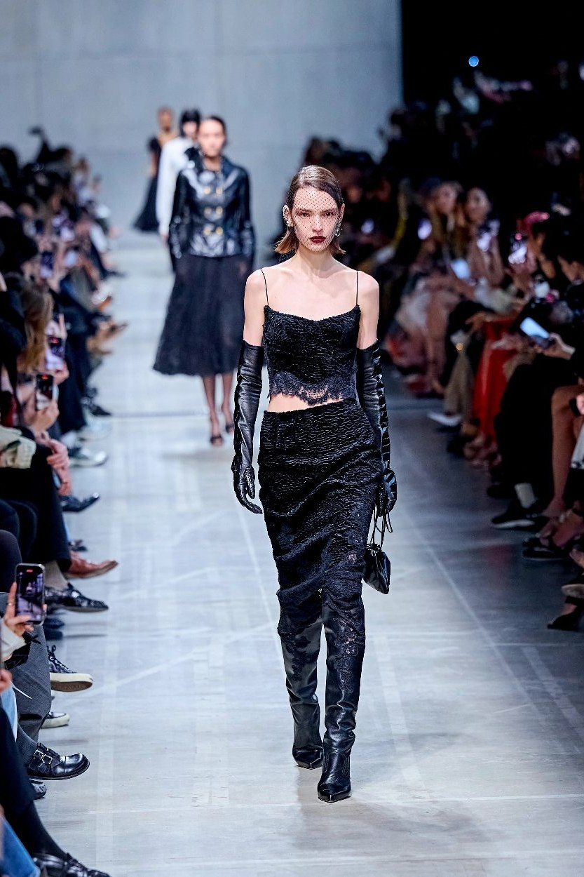 defile-ermanno-scervino-automne-hiver-2026-allure-lingerie (8)