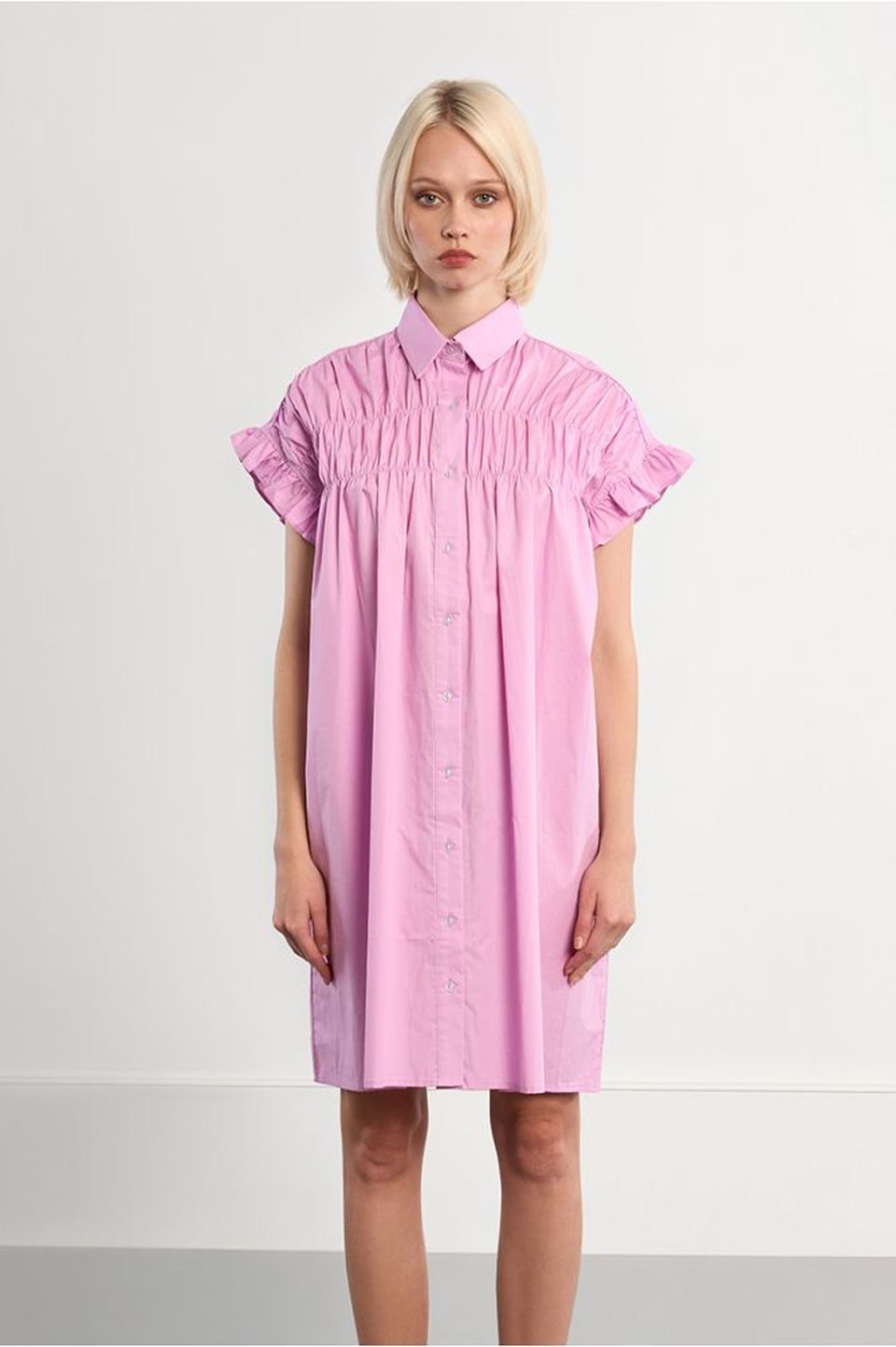 Molly Bracken&nbsp;&ndash;&nbsp;Robe chemise en coton, smock&eacute;e &agrave; 45&nbsp;&euro; chez Molly Bracken