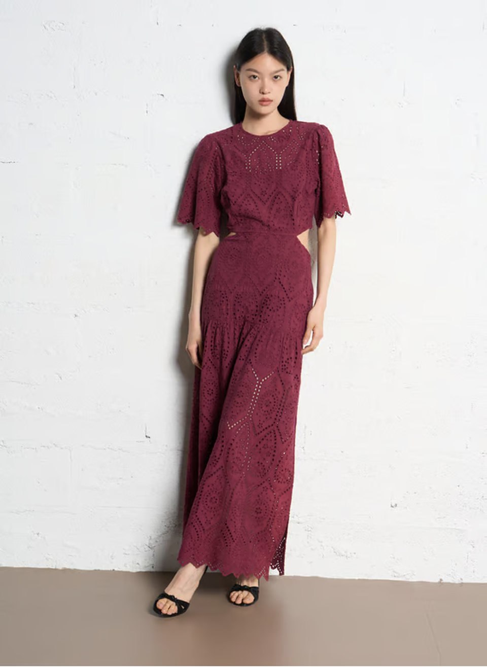 IKKS&nbsp;&ndash;&nbsp;Robe longue broderie anglaise &ndash; Violet &agrave; <del>225&nbsp;&euro;</del>&nbsp;112,50&nbsp;&euro; chez Place des Tendances