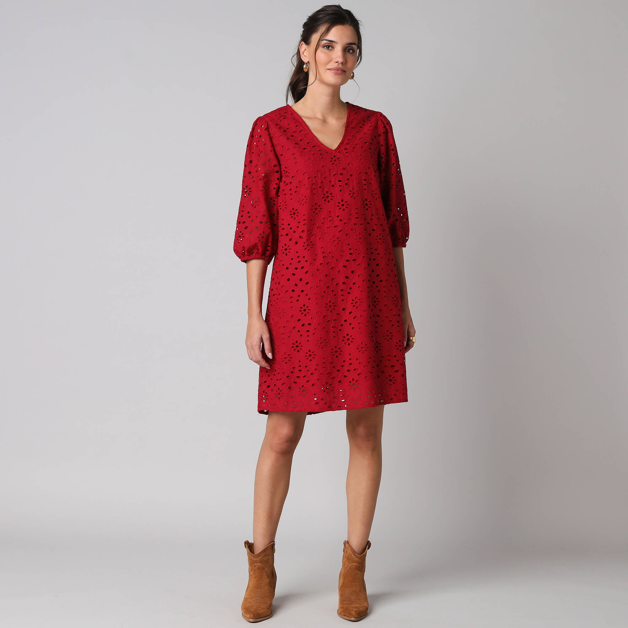 Lora Zellini&nbsp;&ndash;&nbsp;Robe broderie anglaise manches 3/4 &ndash; Blancheporte &agrave; <del>49,99&nbsp;&euro;</del>&nbsp;32,49&nbsp;&euro; chez Blancheporte