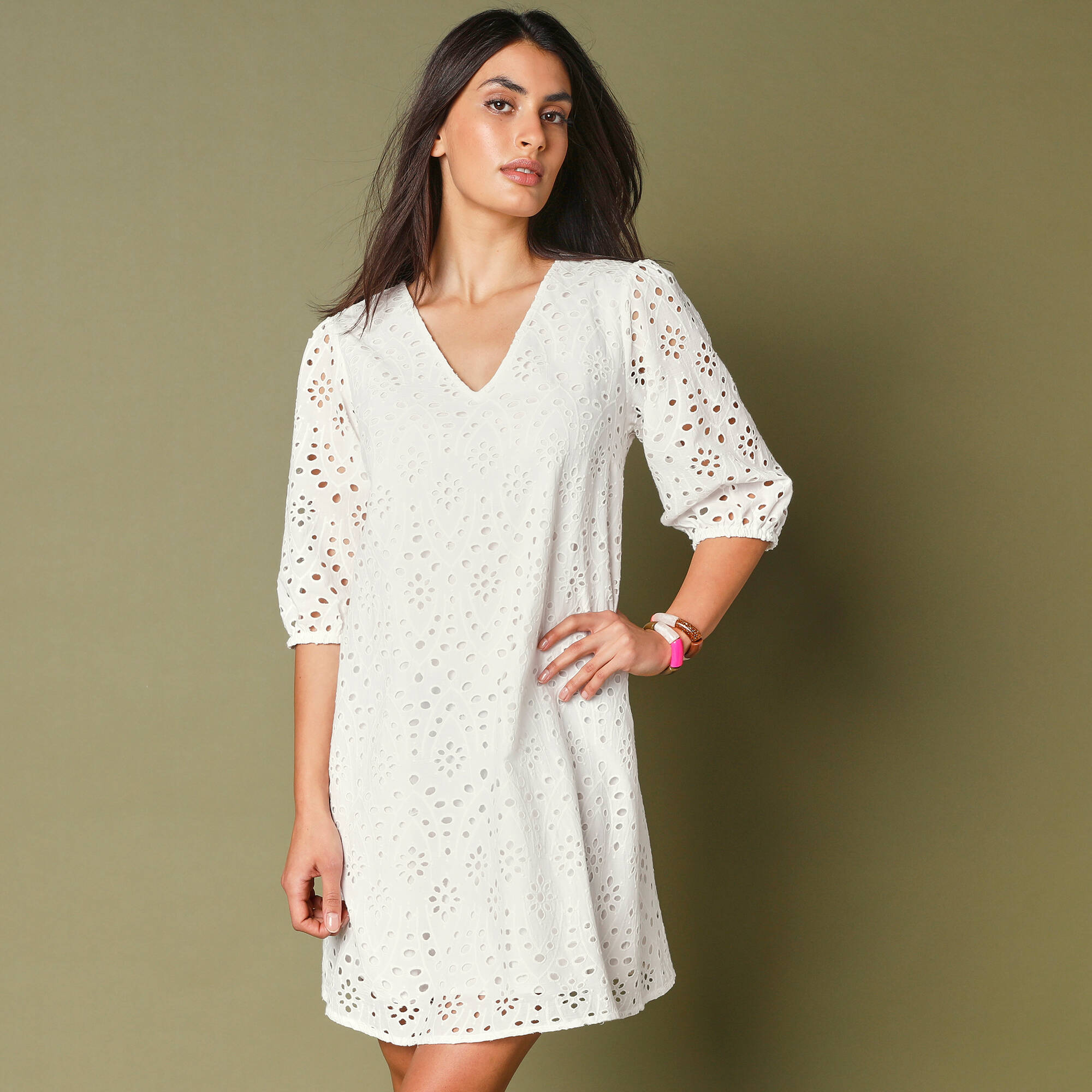 Lora Zellini&nbsp;&ndash;&nbsp;Robe broderie anglaise manches 3/4 &ndash; Blancheporte &agrave; 49,99&nbsp;&euro; chez Blancheporte