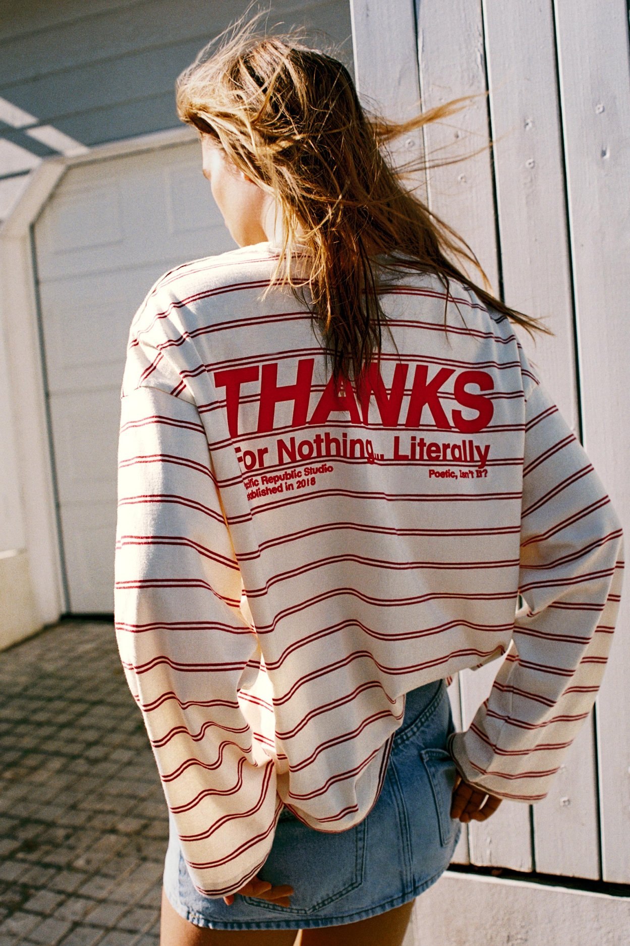 T-Shirt Ray&eacute; Avec Texte