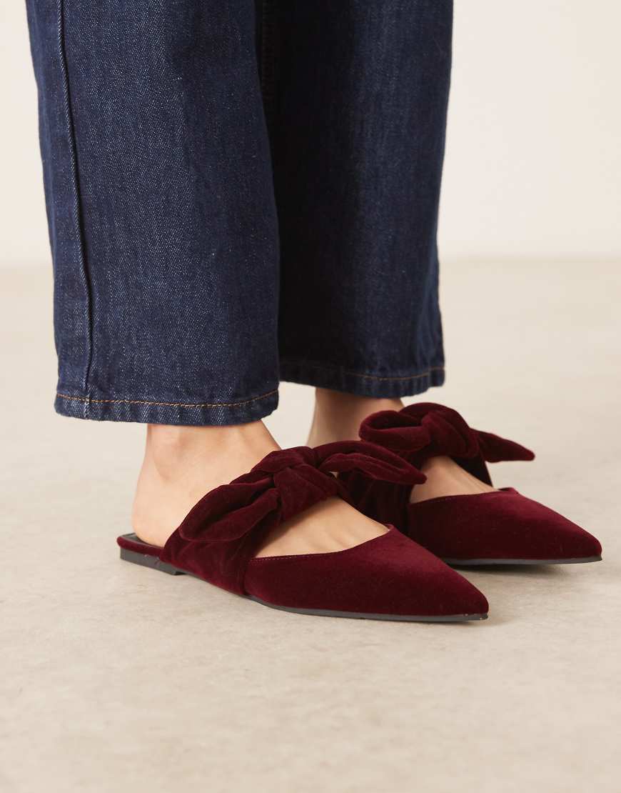 ASOS DESIGN&nbsp;&ndash;&nbsp;ASOS DESIGN &ndash; Lunar &ndash; Mules &agrave; d&eacute;tail nou&eacute; en velours &ndash; Bordeaux-Rouge &agrave; <del>34.99&nbsp;&euro;</del>&nbsp;15.74&nbsp;&euro; chez ASOS