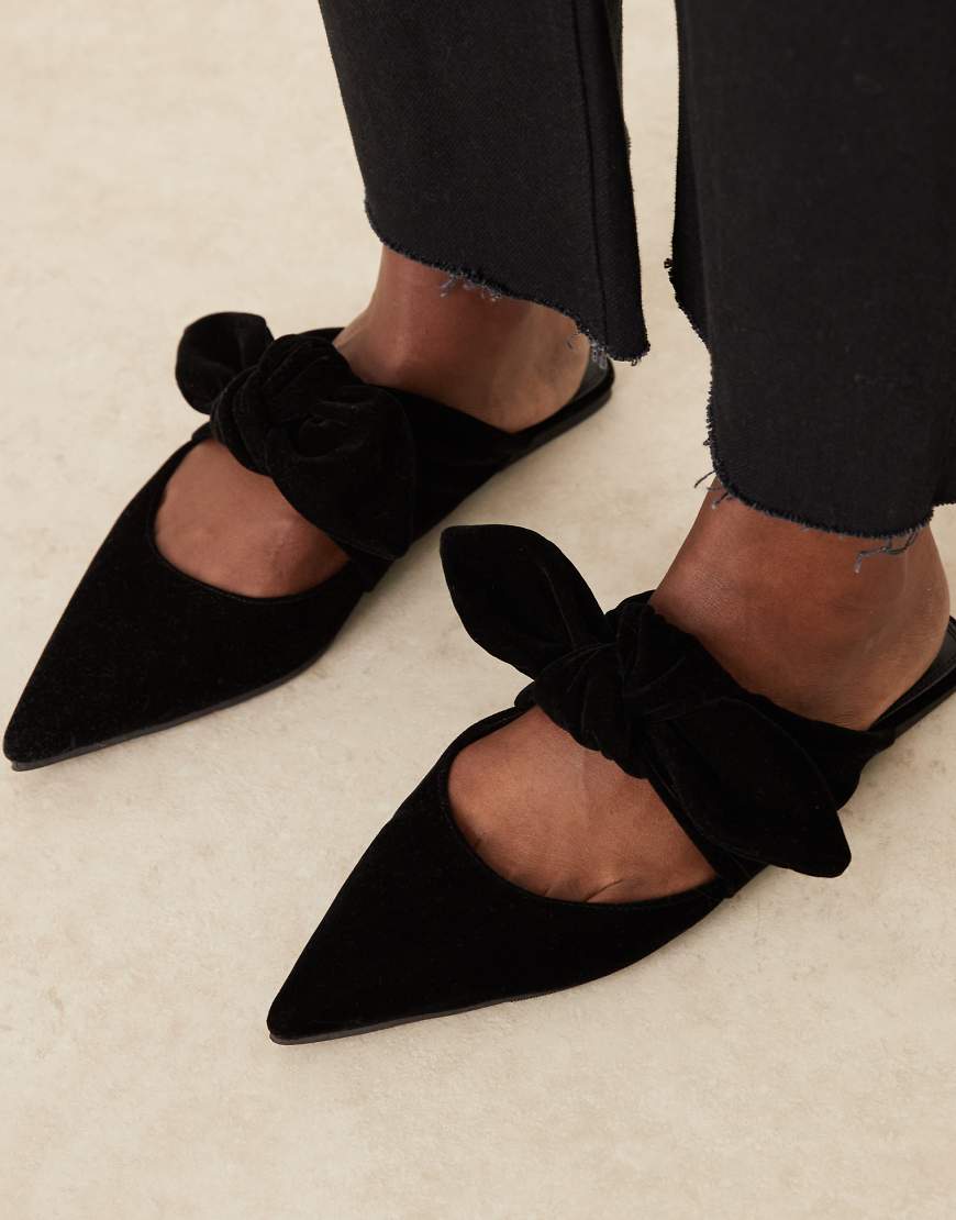 ASOS DESIGN&nbsp;&ndash;&nbsp;ASOS DESIGN &ndash; Lunar &ndash; Mules en velours avec d&eacute;tail naud &ndash; Noir &agrave; <del>34.99&nbsp;&euro;</del>&nbsp;13.99&nbsp;&euro; chez ASOS