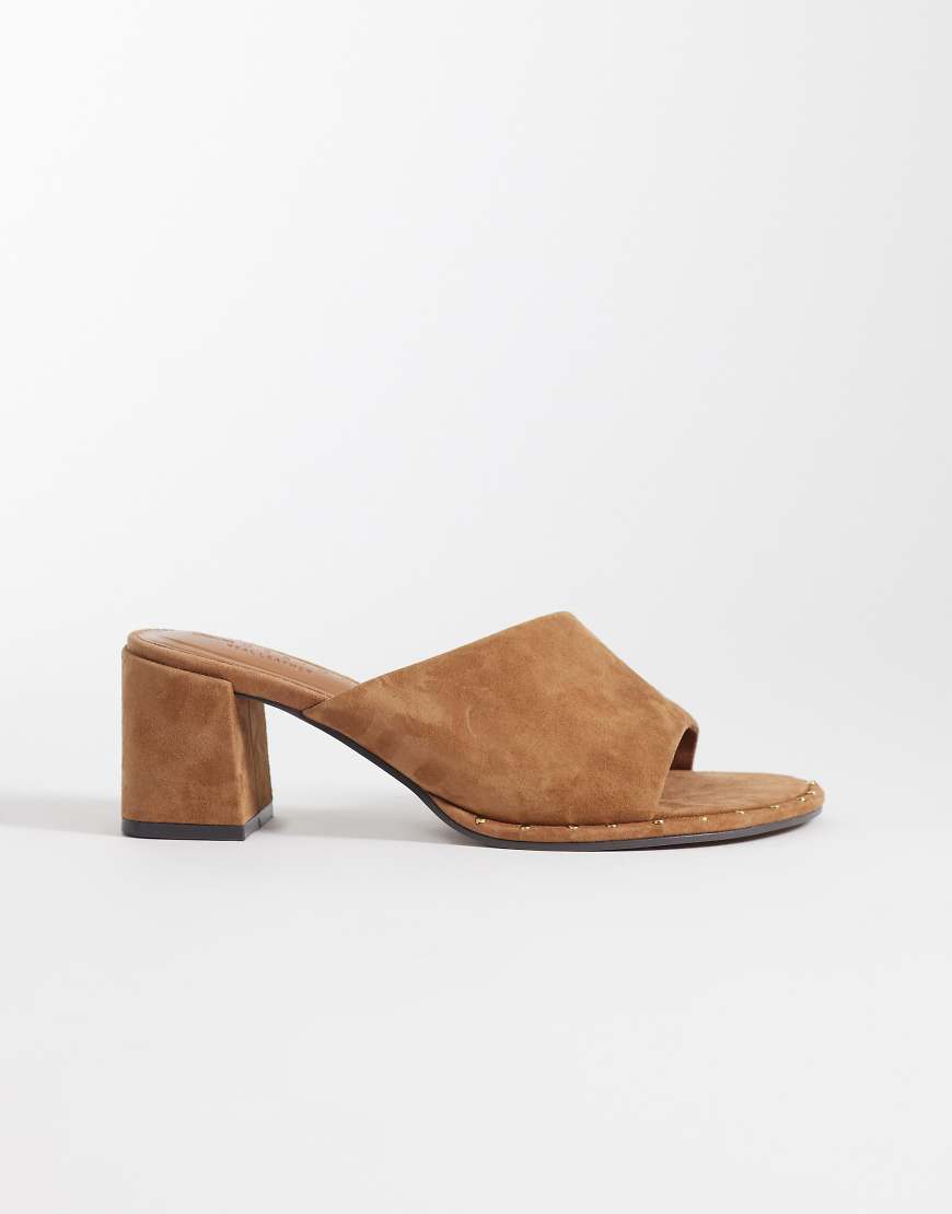 ASOS DESIGN &ndash; Hammer &ndash; Mules asym&eacute;triques en daim de qualit&eacute; sup&eacute;rieure &agrave; talon mi-haut &ndash; Camel-Brown