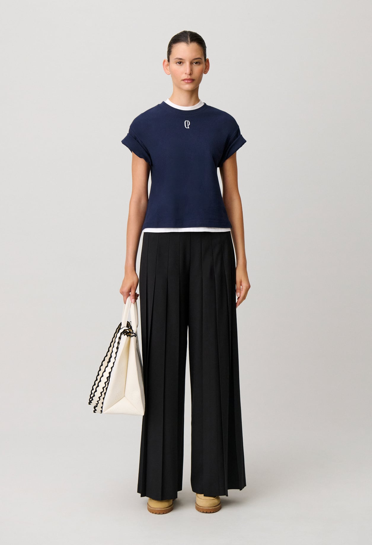 Pantalon large pliss&eacute; noir