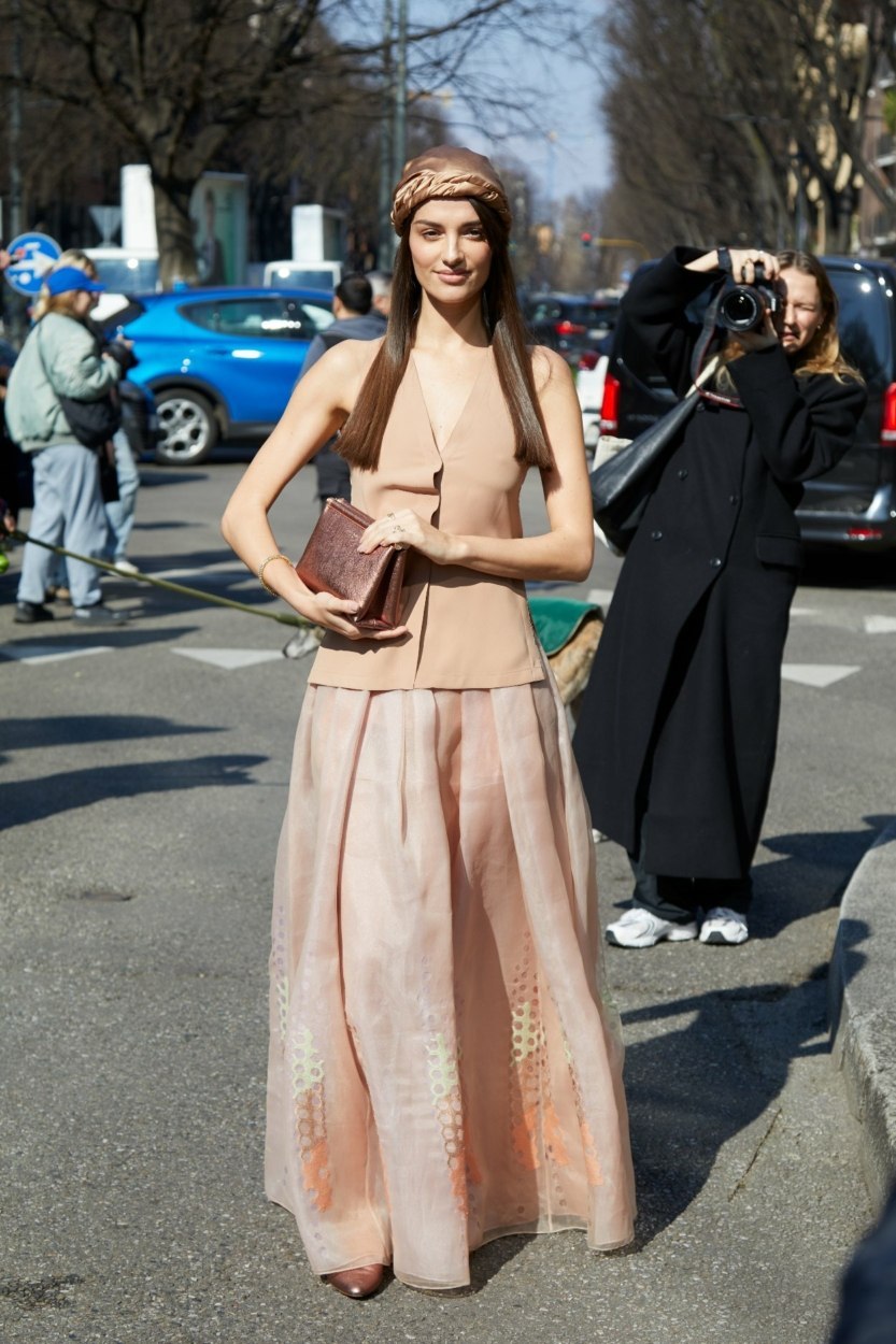 Tendance Organza 10 silhouettes vues dans les rues aux Fashions Weeks (12)