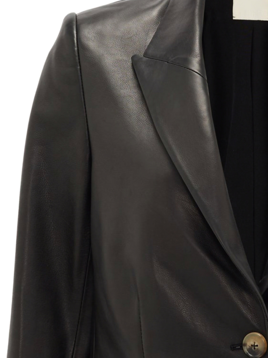Veste boutonnée en cuir noir du style blazer