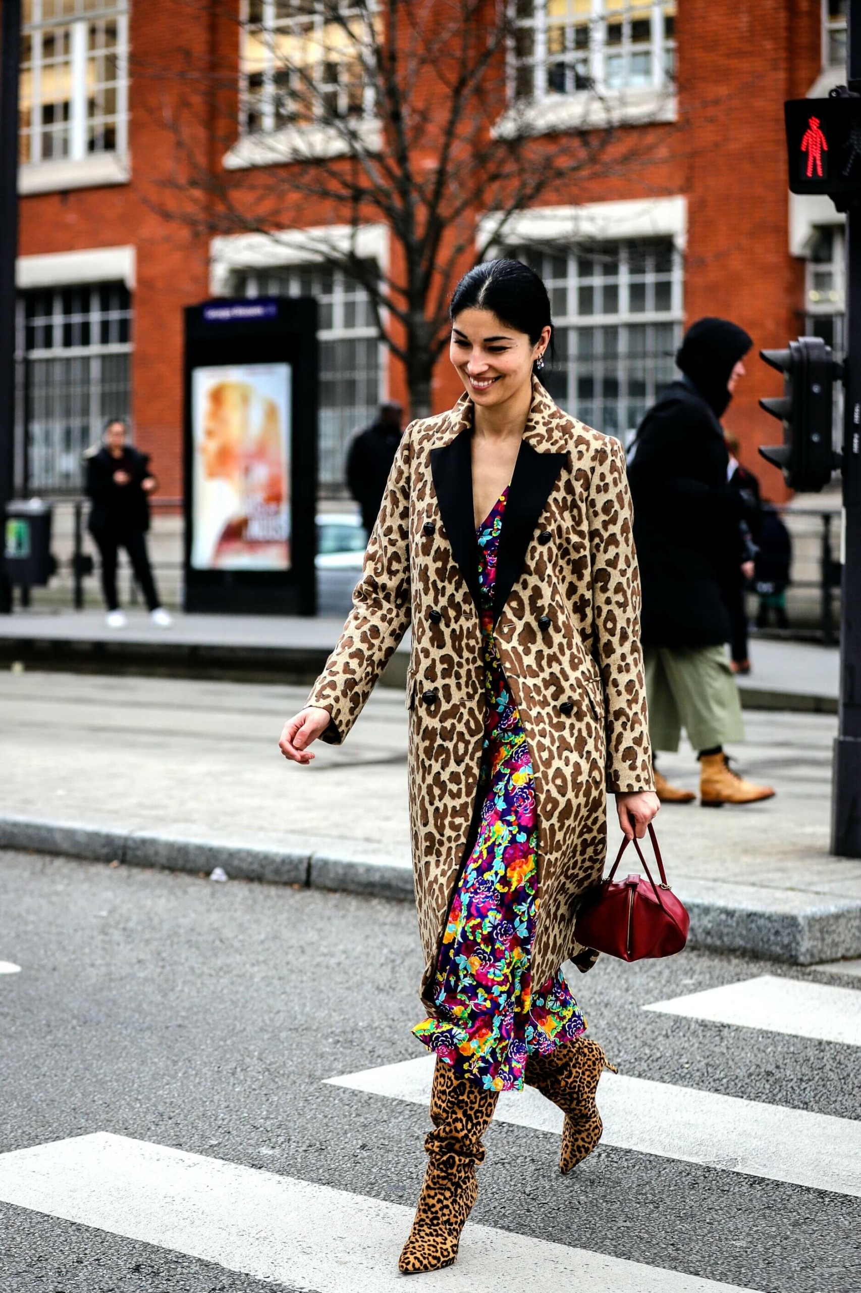 Manteau léopard : comment le porter avec chic