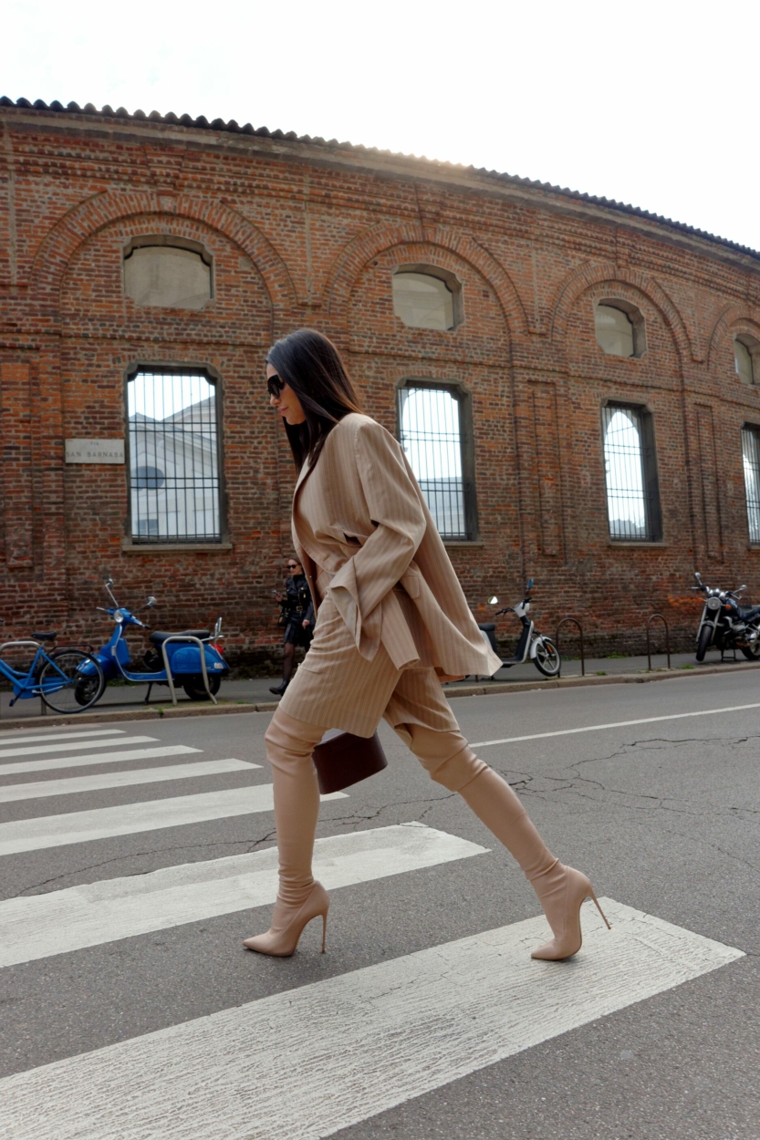 Street style à la Fashion Week de Milan Automne/Hiver 2022-2023 © ENTERPRISE1701/Depositphotos