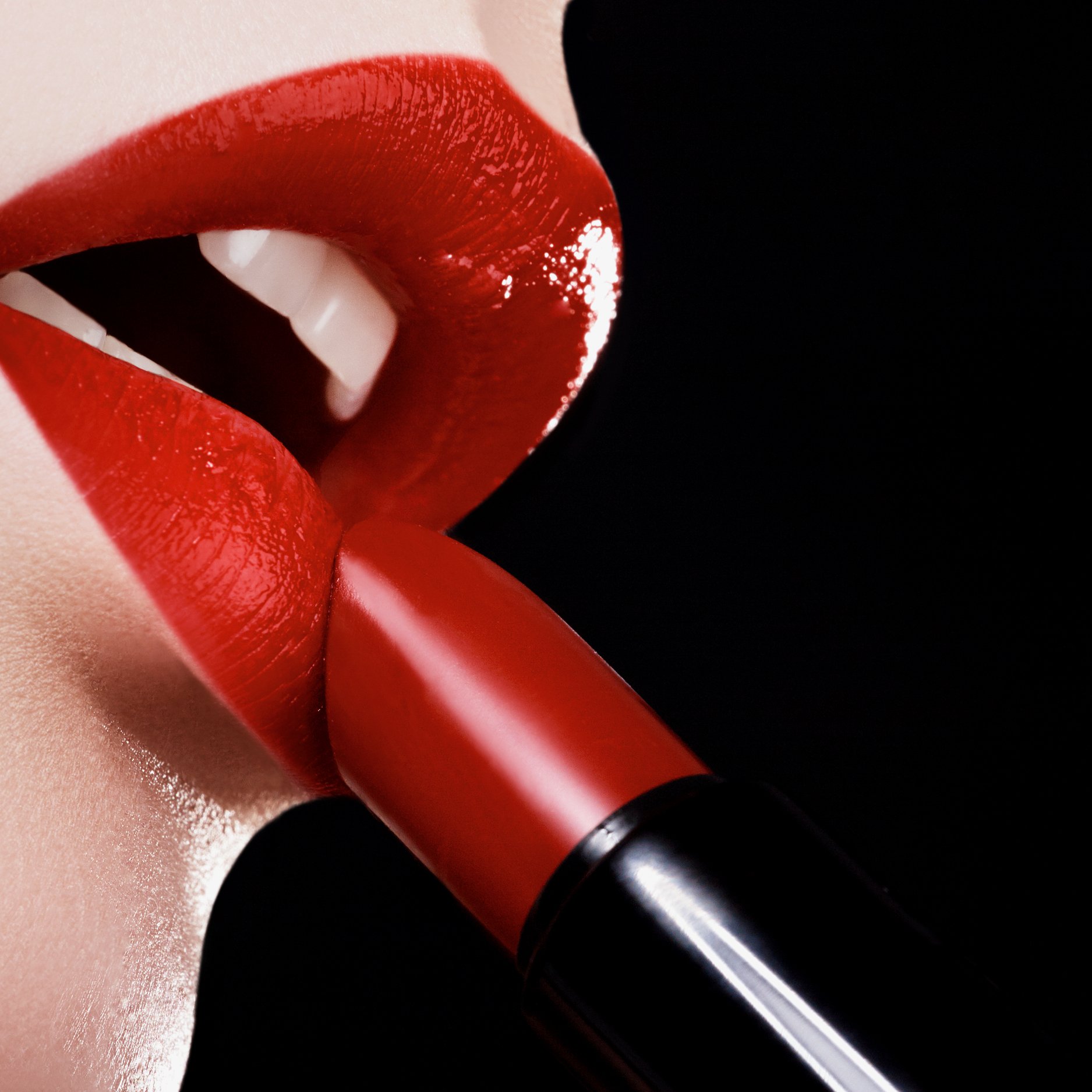 9 des meilleurs rouges à lèvres rouges à se procurer en ligne