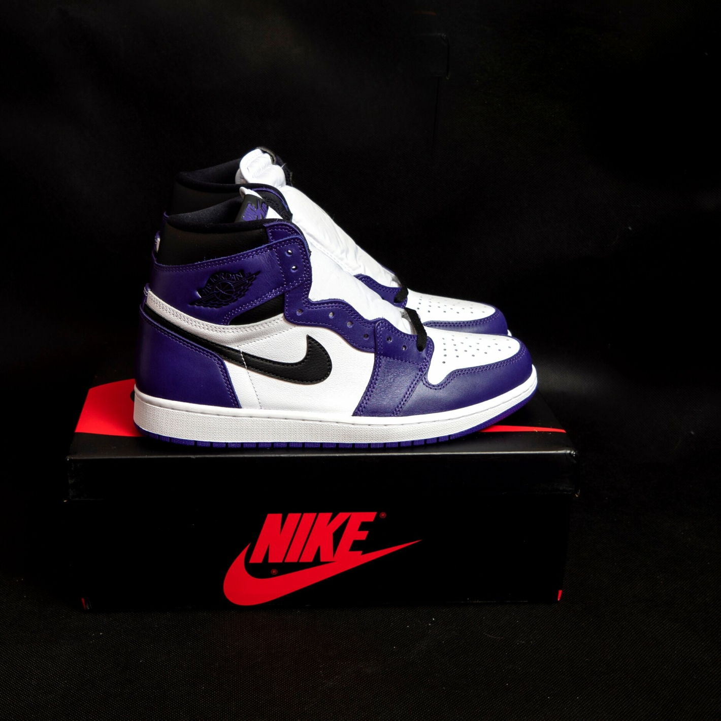 Nike Air Jordan 1 Retro High Court Purple © MKfoto/Shutterstock