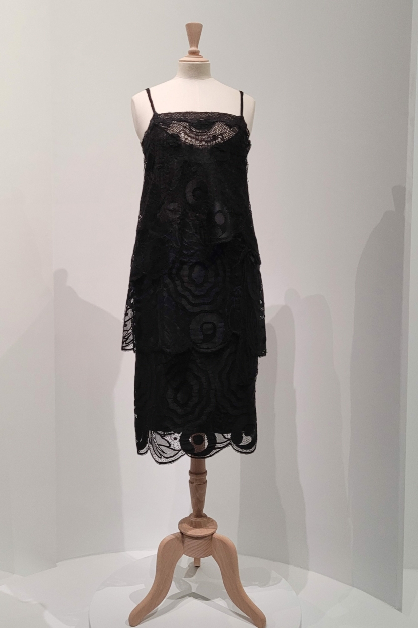 La petite robe noire pour femme : un modèle de robe chic