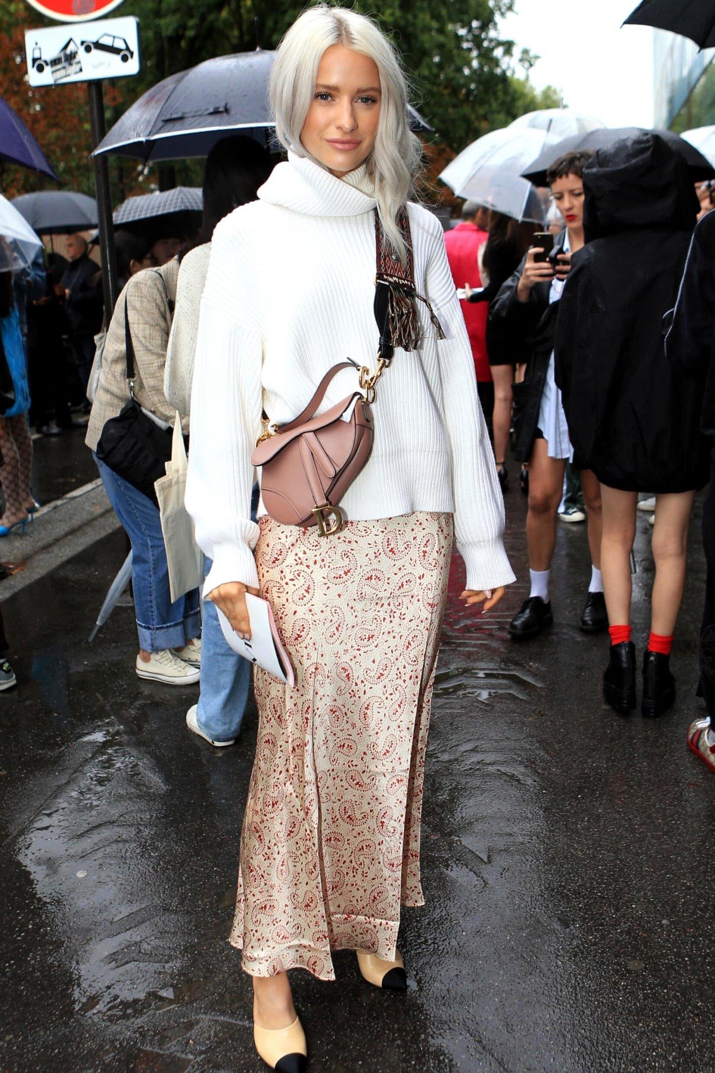 Street style à la Fashion Week de Paris Automne/Hiver 2020-2021 © Pierre Teyssot/Depositphotos