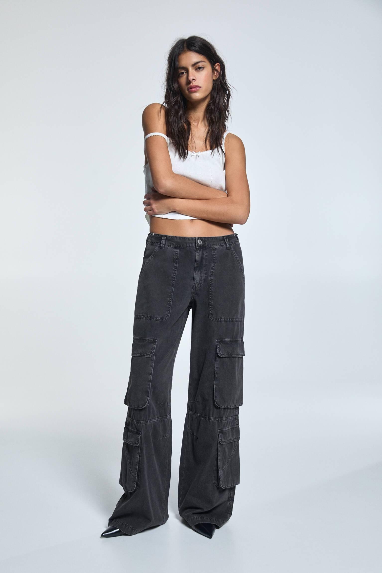 Pull&Bear – PANTALON CARGO LARGE MULTIPOCHES à 35,99 € chez Pull&Bear