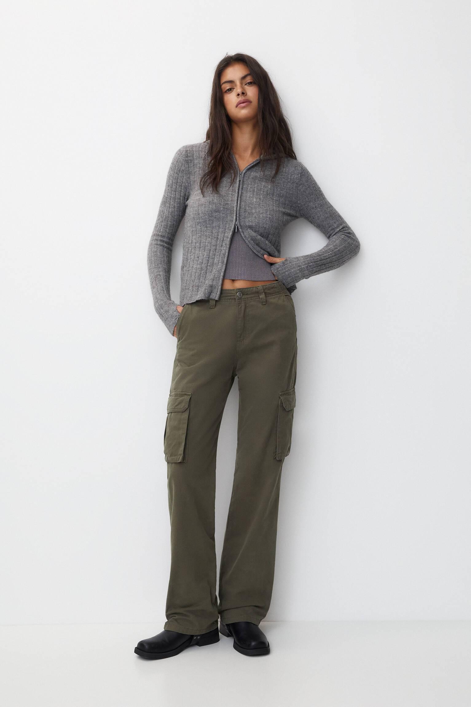 Pull&Bear – PANTALON CARGO TAILLE HAUTE à <del>29,99 €</del> 15,99 € chez Pull&Bear