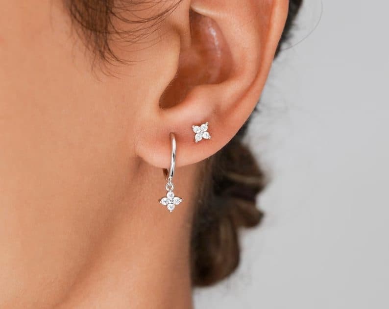 Etsy – Ensemble boucles d’oreilles, boucles minimalistes, petite boucles, anneau oreille, argent massif, boucles diamant, puces d’oreille à 14,90 € chez Etsy