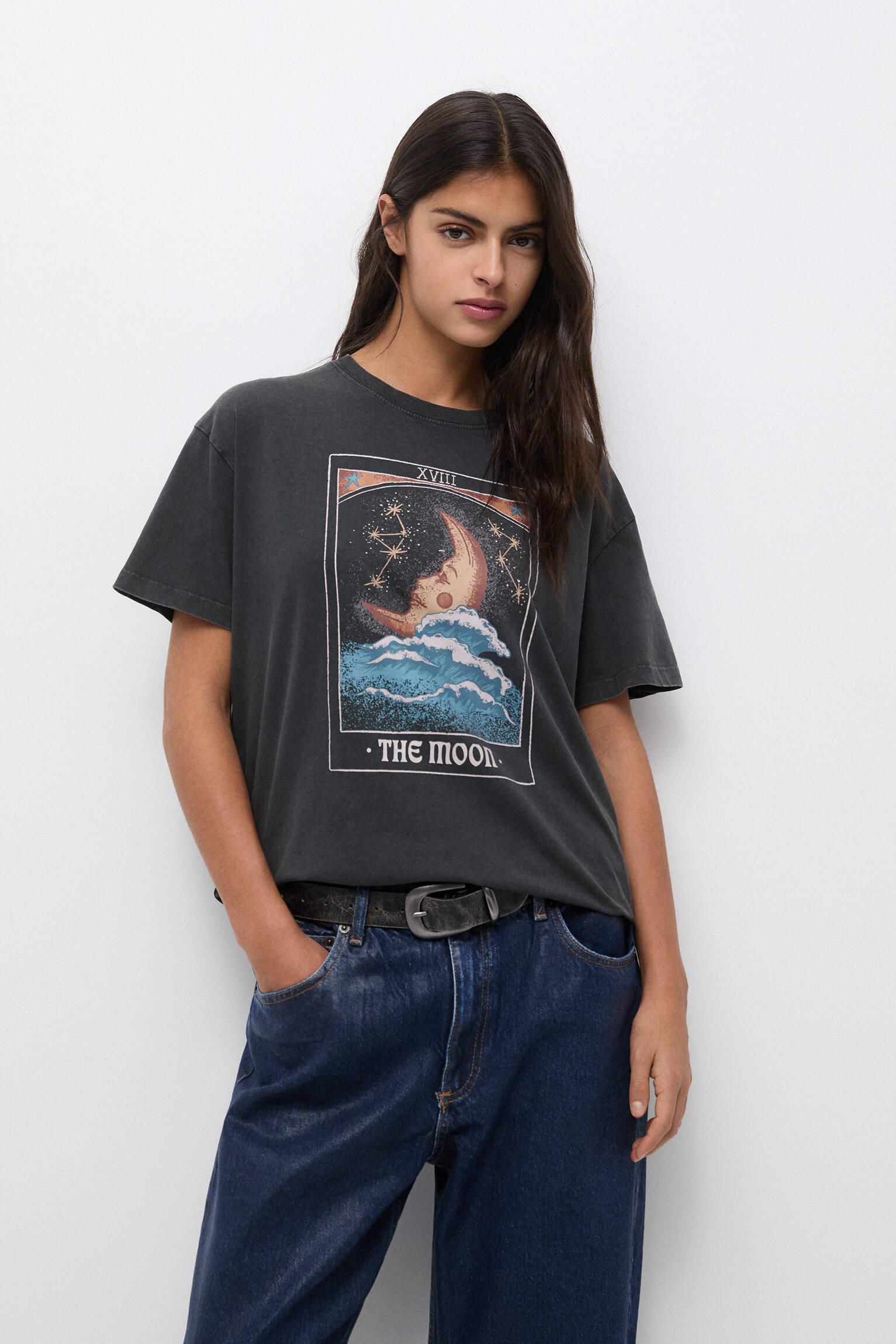 Pull&Bear – T-Shirt Manches Courtes Tarot à 7,99 € chez Pull&Bear