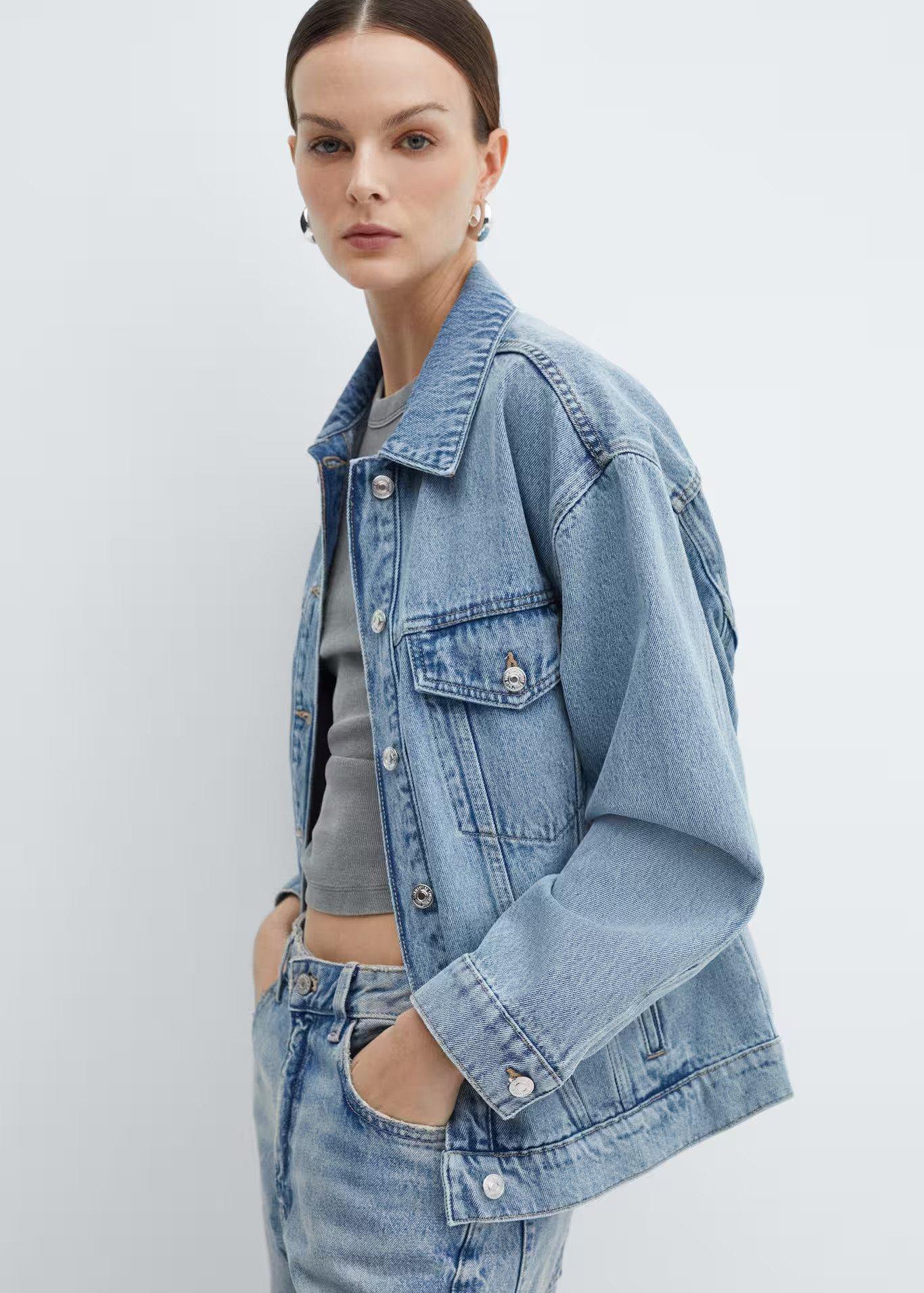 MANGO – Blouson jean oversize à 39,99 € chez Mango