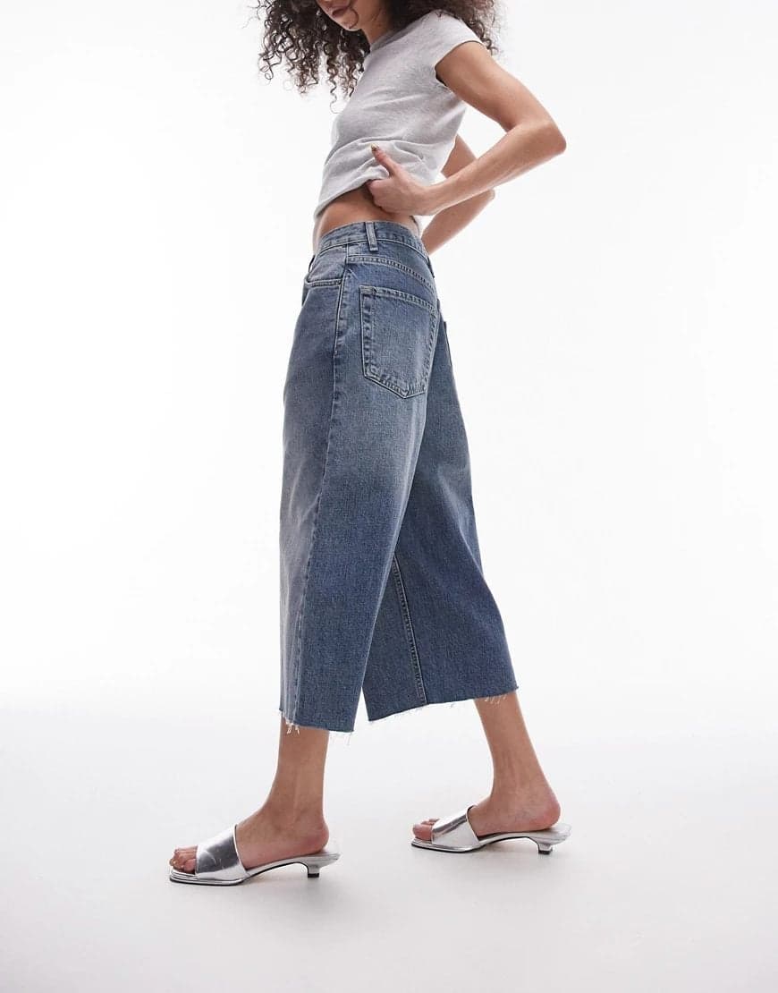 Topshop – Pantacourt à entrejambe basse à <del>52,99 €</del> 40 € chez ASOS